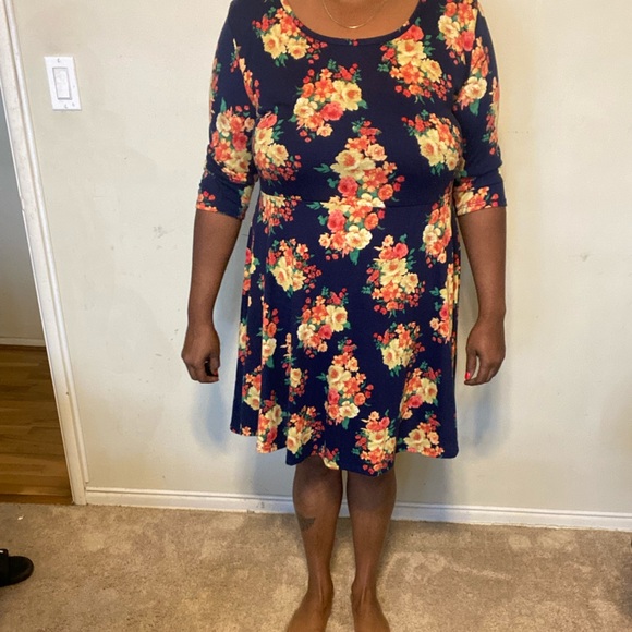 Dress - Picture 3 of 4